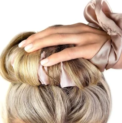 Brushworks Heatless Curling Scrunchie