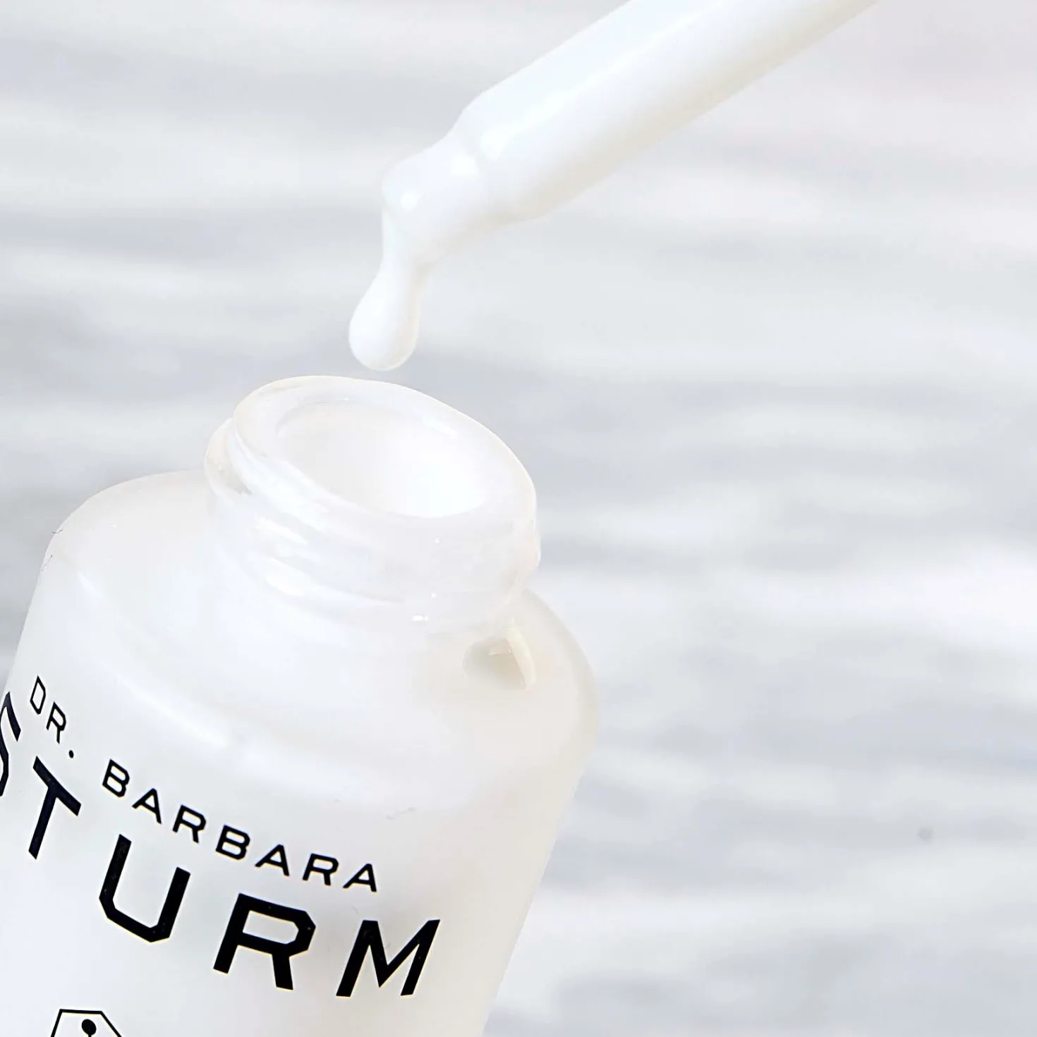 Dr. Barbara Sturm Calming Serum