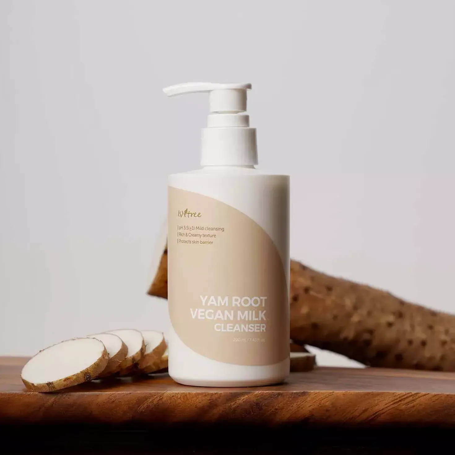 Isntree Yam Root Vegan Milk Cleanser 220 ml