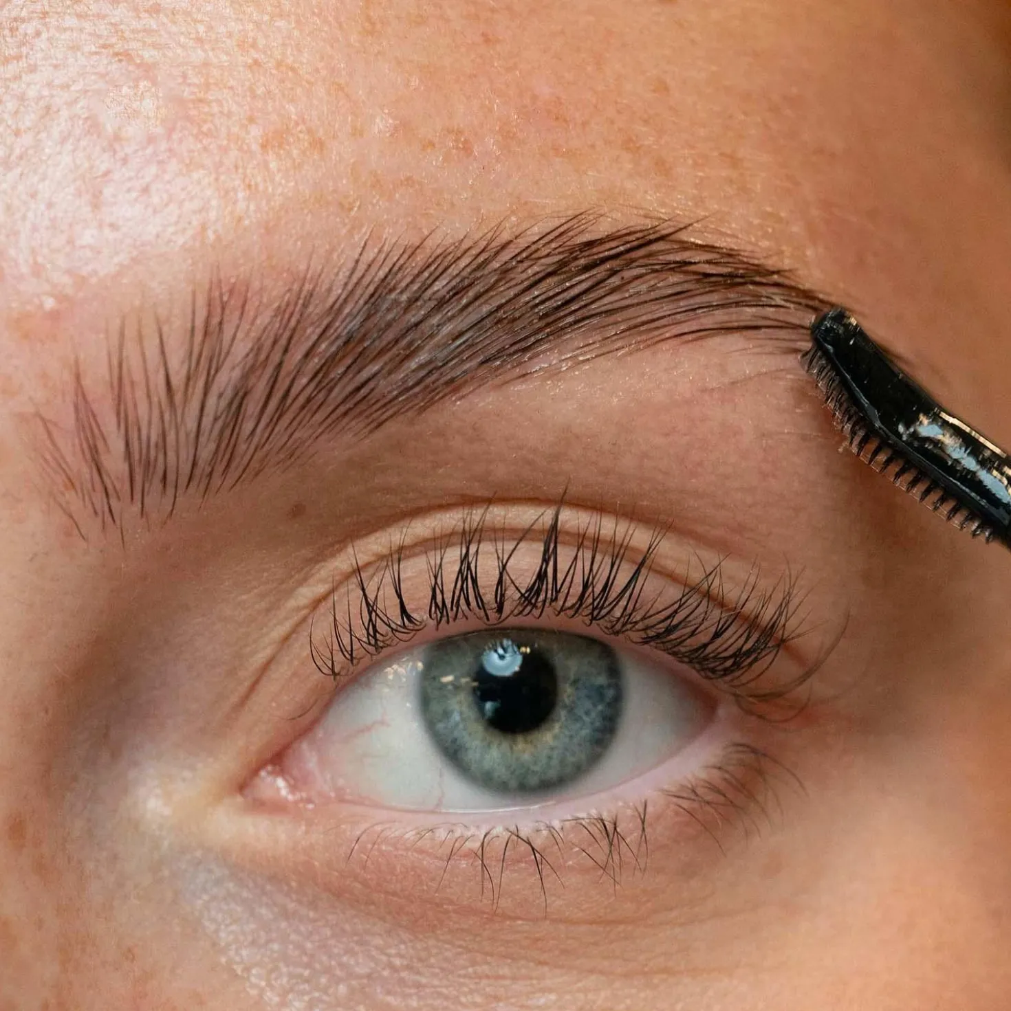LH cosmetics The Brow Wax