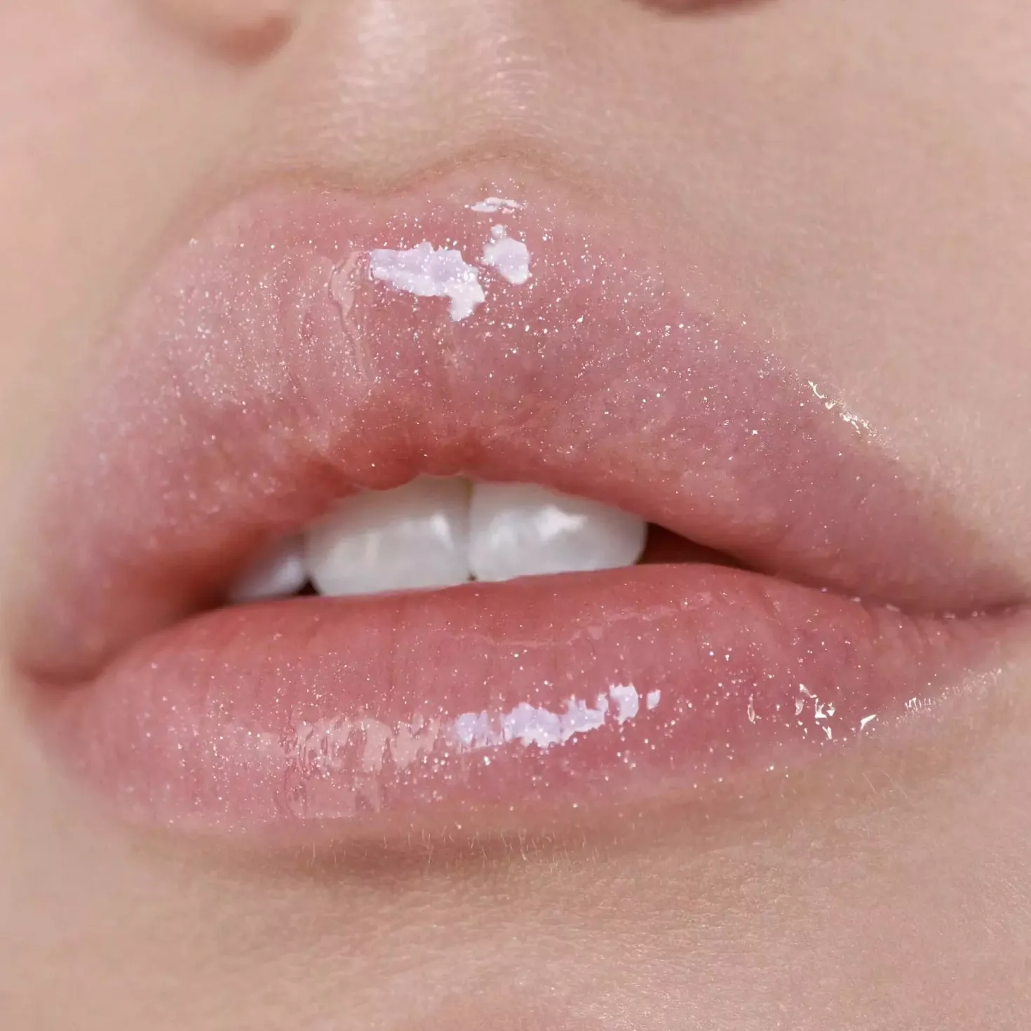 Moira Glow Getter Hydrating Oil 003 Champagne Kiss