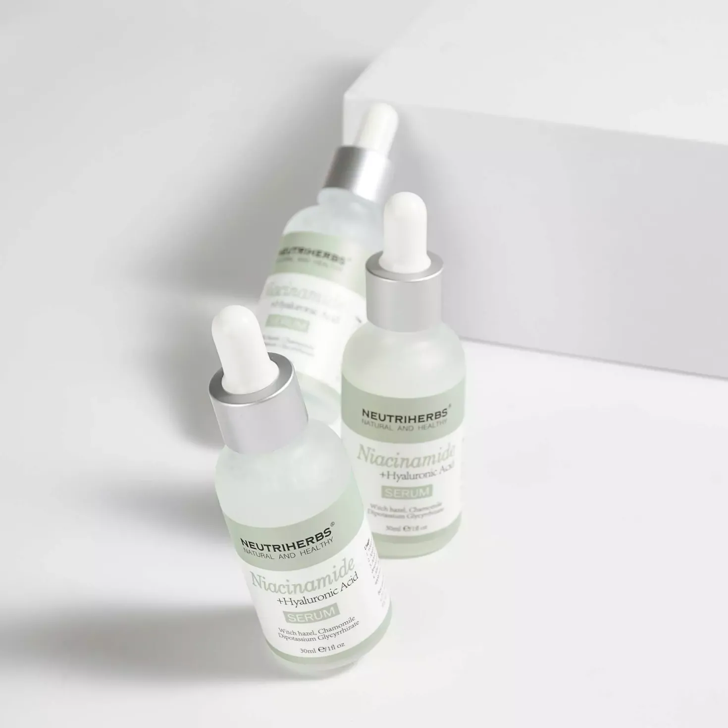 Neutriherbs Niacinamide + Hyaluronsyra Skin Serum 30 ml