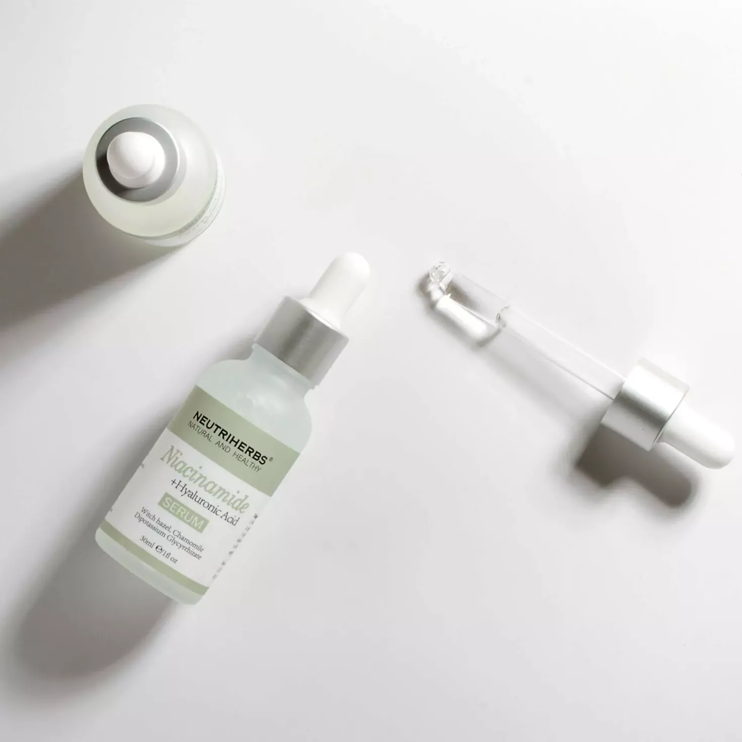 Neutriherbs Niacinamide + Hyaluronsyra Skin Serum 30 ml