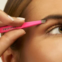 Tweezerman Mini Slant Tweezer Neon Pink
