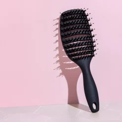 Yuaia Haircare Curvy Brush Shiny Pink